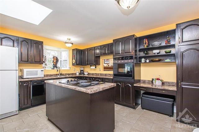 5379 Gabert Road, House detached with 3 bedrooms, 3 bathrooms and 10 parking in Ottawa ON | Image 8