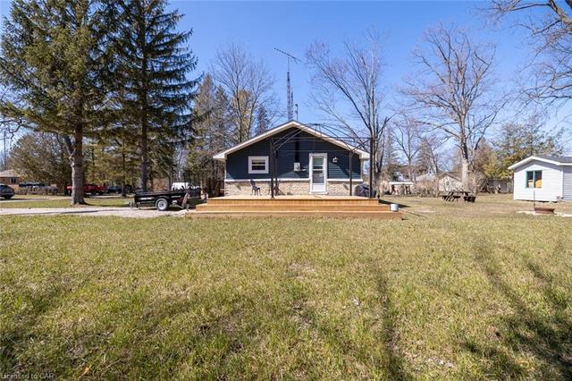 7566 Cornell Trail, House detached with 2 bedrooms, 1 bathrooms and null parking in Lambton Shores ON | Image 29