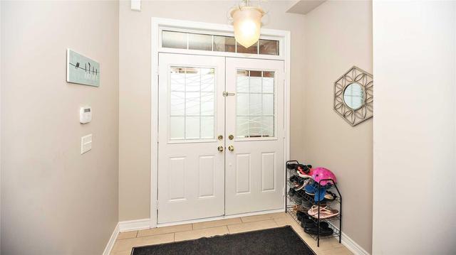 40 Vanderpool Cres, House semidetached with 3 bedrooms, 4 bathrooms and 2 parking in Brampton ON | Image 2