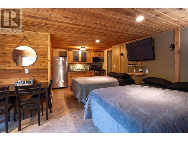 3297 Back Road Road, House detached with 4 bedrooms, 3 bathrooms and 3 parking in Columbia Shuswap B BC | Image 33