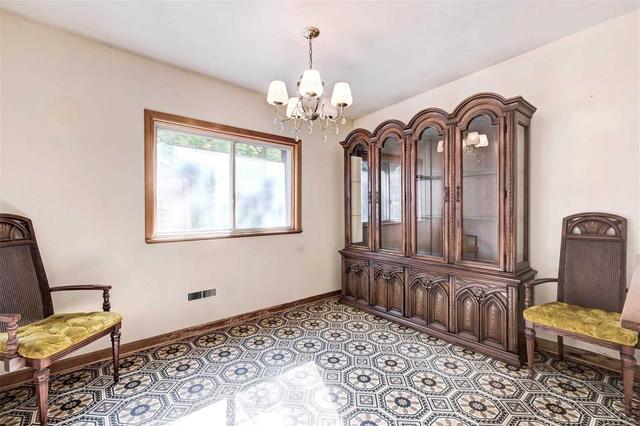 71 Robert St, House attached with 3 bedrooms, 2 bathrooms and 1 parking in Toronto ON | Image 5