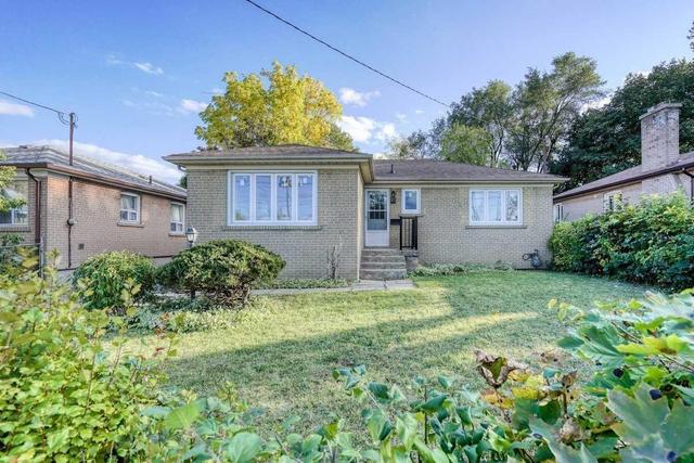 Upper - 97 Bishop Ave, House detached with 3 bedrooms, 1 bathrooms and 1 parking in Toronto ON | Image 1