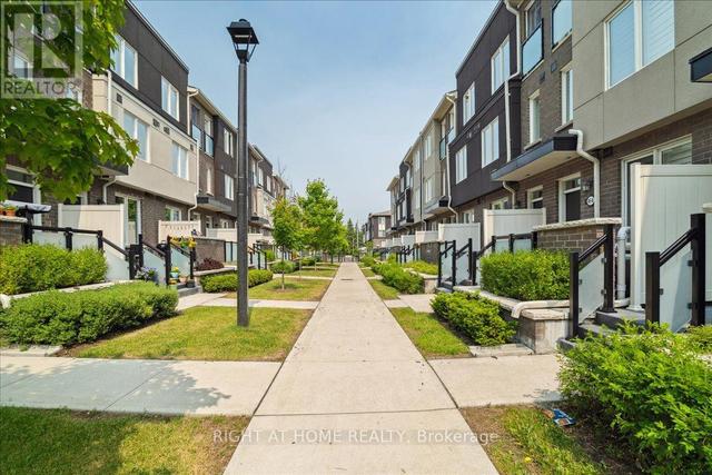 13 - 35 Heron Park Pl, Townhouse with 3 bedrooms, 3 bathrooms and 1 parking in Toronto ON | Image 4