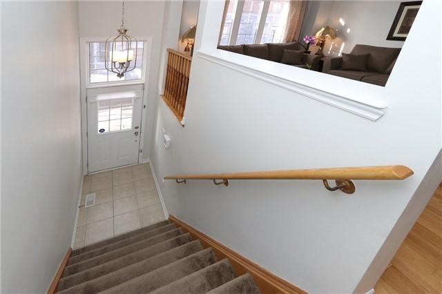 7203 Triumph Lane, Townhouse with 3 bedrooms, 3 bathrooms and 1 parking in Mississauga ON | Image 3