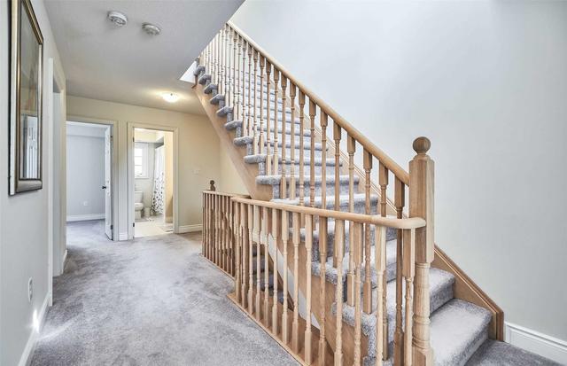 176 Britannia Ave W, House semidetached with 4 bedrooms, 3 bathrooms and 3 parking in Oshawa ON | Image 9