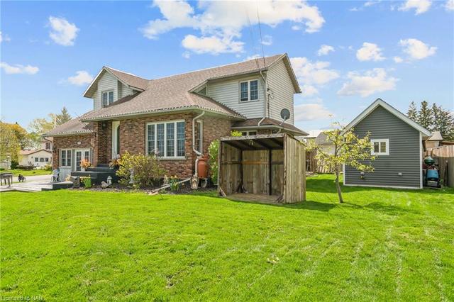 1559 Falls Street, House detached with 4 bedrooms, 1 bathrooms and null parking in Thorold ON | Image 2