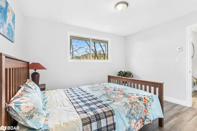 15 - 140 Rosemund Crescent, House attached with 3 bedrooms, 1 bathrooms and 1 parking in Kingston ON | Image 5