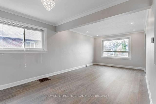 19 Westchester St, House detached with 3 bedrooms, 1 bathrooms and 2 parking in Toronto ON | Image 16