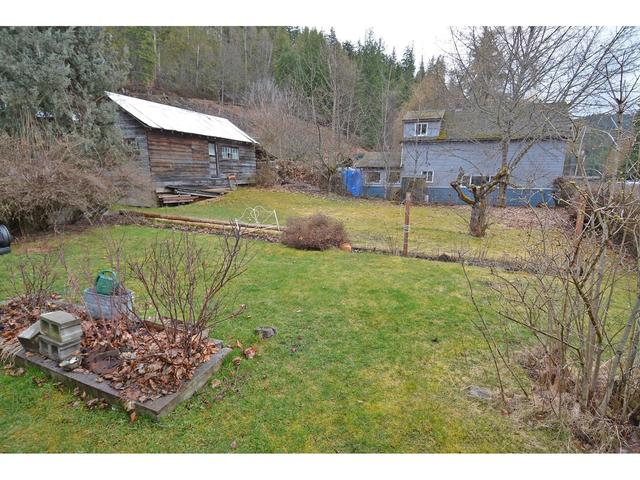 124 Lake Avenue, House detached with 3 bedrooms, 2 bathrooms and null parking in Silverton BC | Image 27