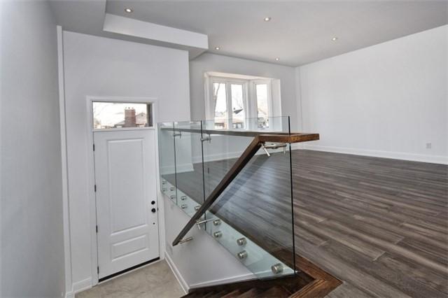 81 Twenty Sixth St, House detached with 4 bedrooms, 5 bathrooms and 1 parking in Toronto ON | Image 2
