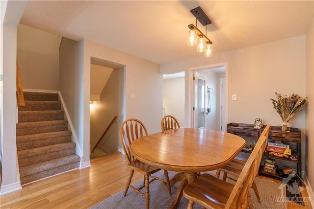 d - 415 Woodfield Drive, Townhouse with 3 bedrooms, 1 bathrooms and 1 parking in Ottawa ON | Image 6