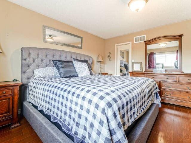 14 Suncrest Dr, House detached with 2 bedrooms, 2 bathrooms and 4 parking in Brampton ON | Image 17