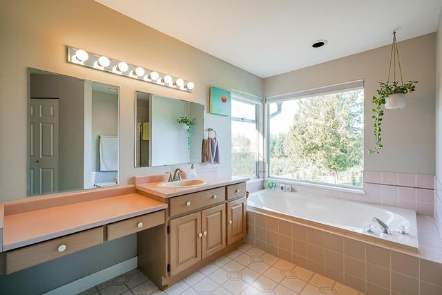 8553 252 Street, House detached with 3 bedrooms, 3 bathrooms and 10 parking in Langley BC | Image 13