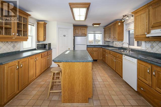 624 Main Street, House detached with 4 bedrooms, 2 bathrooms and null parking in Mahone Bay NS | Image 20