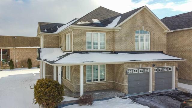 7 Conti Crt, House detached with 2 bedrooms, 1 bathrooms and 2 parking in Whitby ON | Image 1