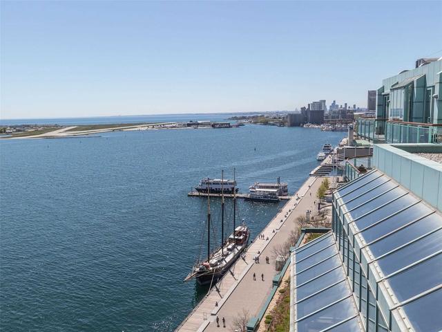 ph 1210 - 211 Queens Quay W, Condo with 4 bedrooms, 4 bathrooms and 3 parking in Toronto ON | Image 5