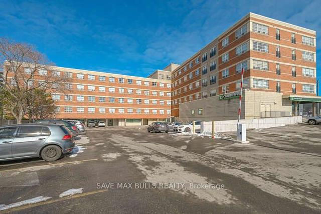 519 - 1415 Lawrence Ave W, Condo with 2 bedrooms, 2 bathrooms and 1 parking in Toronto ON | Image 1