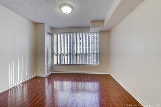 208 - 19 Barberry Pl, Condo with 2 bedrooms, 2 bathrooms and 1 parking in Toronto ON | Image 13