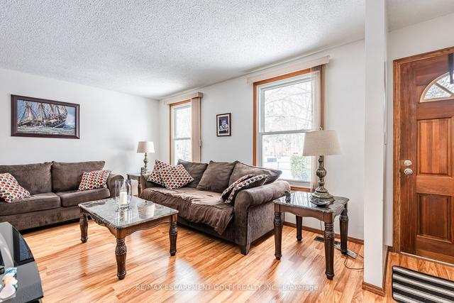 6879 Waters Ave, House semidetached with 3 bedrooms, 2 bathrooms and 3 parking in Niagara Falls ON | Image 21
