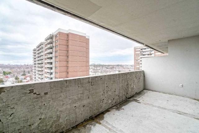 1509 - 260 Scarlett Rd, Condo with 2 bedrooms, 1 bathrooms and 1 parking in Toronto ON | Image 11
