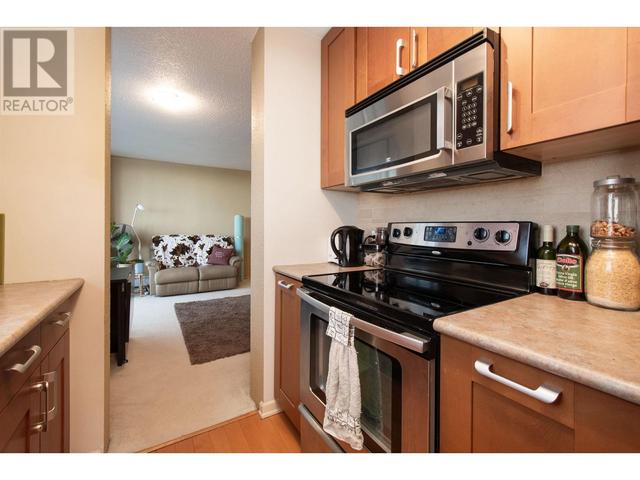1003 - 555 13th Street, Condo with 0 bedrooms, 1 bathrooms and 1 parking in West Vancouver BC | Image 14
