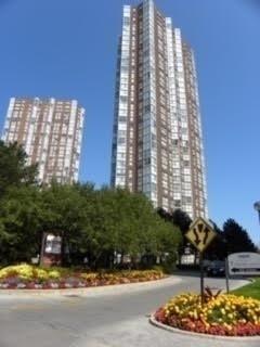 1003 - 5 Concorde Pl, Condo with 1 bedrooms, 1 bathrooms and 1 parking in Toronto ON | Image 1