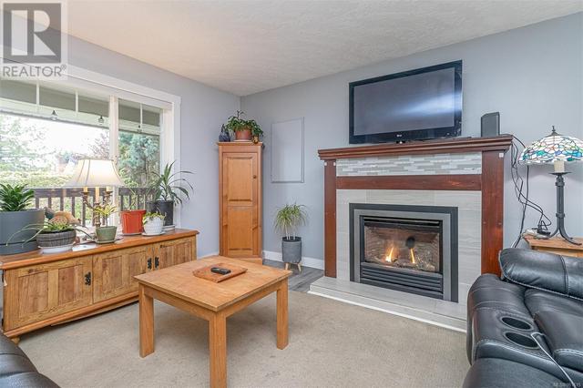 8058 Edmund St, House detached with 3 bedrooms, 2 bathrooms and 4 parking in North Cowichan BC | Image 4