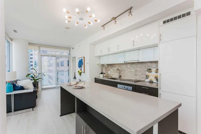 1302 - 8 Mercer St, Condo with 2 bedrooms, 2 bathrooms and 1 parking in Toronto ON | Image 17