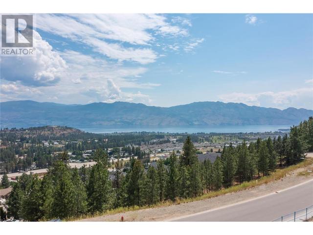2 - 3404 Sundance Drive, House attached with 2 bedrooms, 2 bathrooms and 4 parking in West Kelowna BC | Image 39