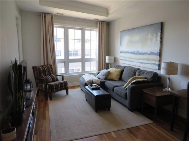 423 - 20 Burkebrook Pl, Condo with 1 bedrooms, 1 bathrooms and 1 parking in Toronto ON | Image 2
