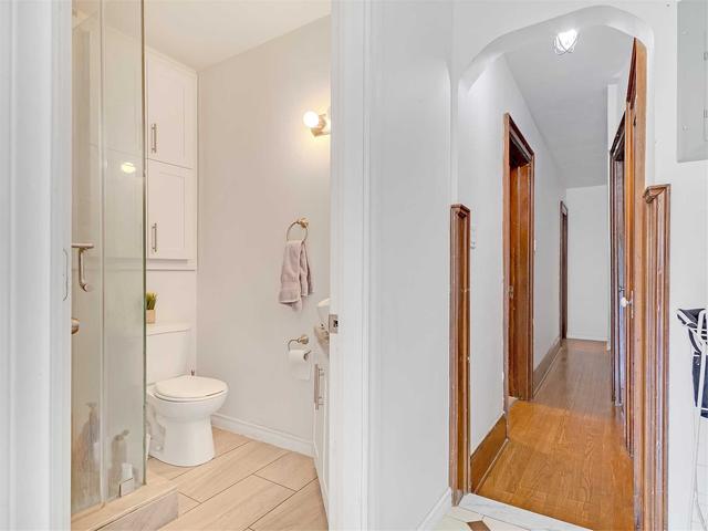151 Bellwoods Ave, House semidetached with 3 bedrooms, 3 bathrooms and 2 parking in Toronto ON | Image 36