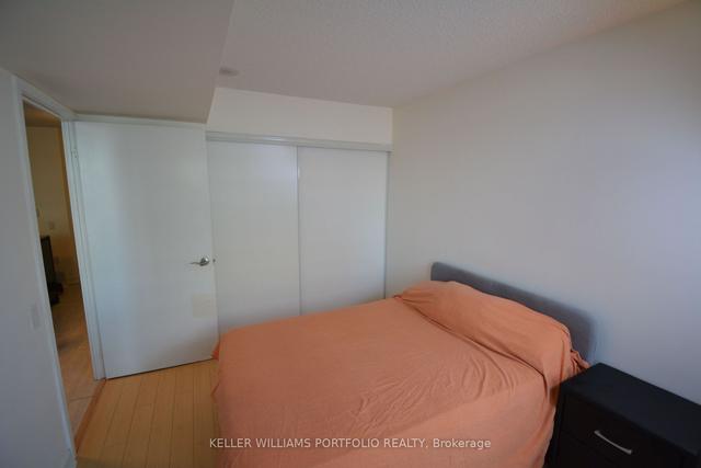 1015 - 19 Singer Crt, Condo with 1 bedrooms, 1 bathrooms and 0 parking in Toronto ON | Image 4