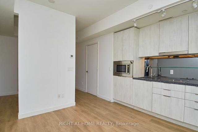 2406 - 215 Queen St W, Condo with 1 bedrooms, 1 bathrooms and 0 parking in Toronto ON | Image 21