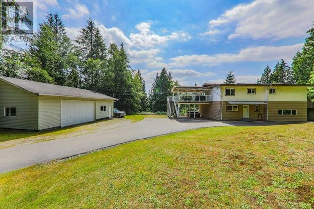 23215 141 Avenue, House detached with 4 bedrooms, 2 bathrooms and 15 parking in Maple Ridge BC | Image 1