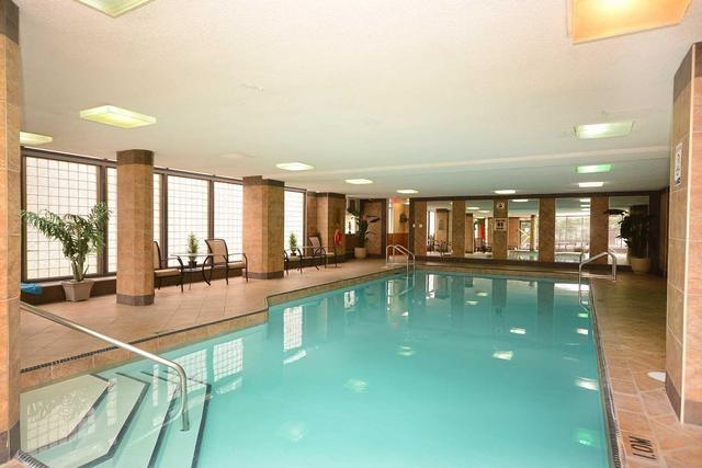 1015 - 300 Webb Dr, Condo with 2 bedrooms, 2 bathrooms and 2 parking in Mississauga ON | Image 13