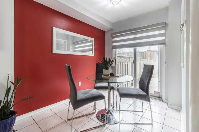 28 Secord Cres, House semidetached with 3 bedrooms, 3 bathrooms and 4 parking in Brampton ON | Image 3