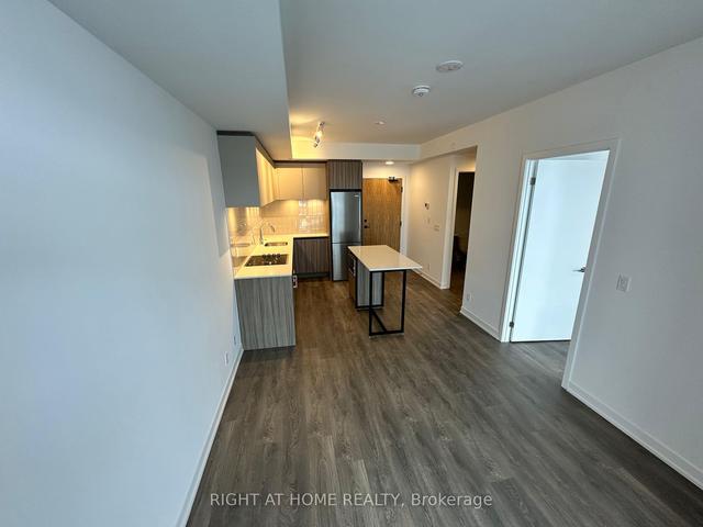 1220 - 7950 Bathurst St, Condo with 1 bedrooms, 1 bathrooms and 1 parking in Vaughan ON | Image 2