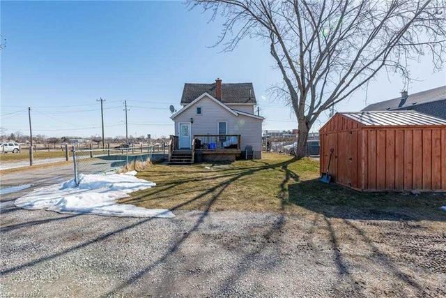 11 Carlton St, House detached with 3 bedrooms, 2 bathrooms and 50 parking in St. Catharines ON | Image 14