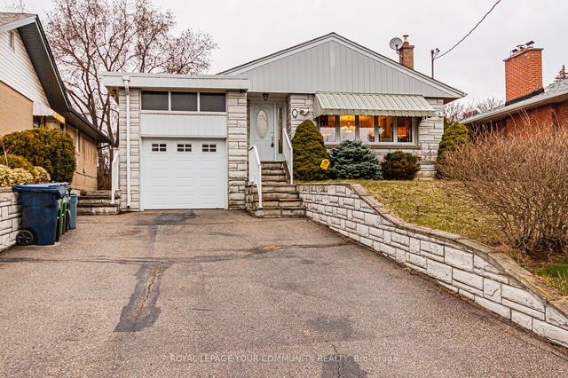 4 Badger Dr, House detached with 3 bedrooms, 2 bathrooms and 5 parking in Toronto ON | Image 1