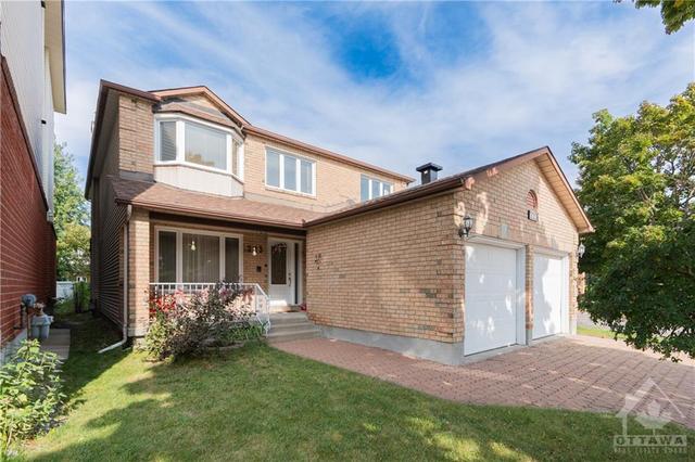 223 Twyford Street, House detached with 4 bedrooms, 3 bathrooms and 6 parking in Ottawa ON | Image 2