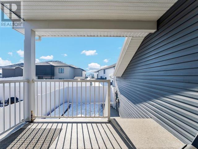 910 9 Avenue Se, Home with 3 bedrooms, 2 bathrooms and 4 parking in Redcliff AB | Image 43