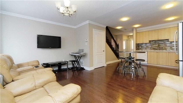 57 Cadillac Cres, House semidetached with 3 bedrooms, 2 bathrooms and 3 parking in Brampton ON | Image 5