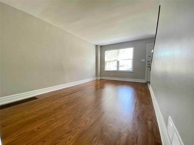 3312 Bathurst St, House attached with 2 bedrooms, 1 bathrooms and 2.5 parking in Toronto ON | Image 24