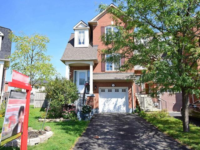 115 Dunlop Crt, House attached with 3 bedrooms, 3 bathrooms and 2 parking in Brampton ON | Image 1