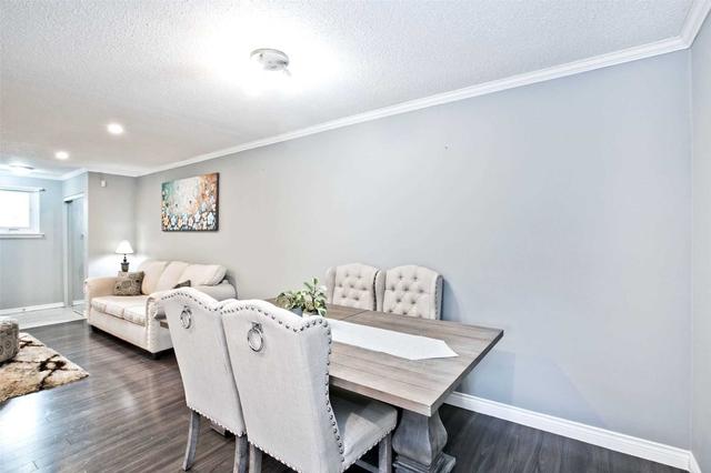 1121 Valley Crt, House semidetached with 3 bedrooms, 2 bathrooms and 4 parking in Oshawa ON | Image 3