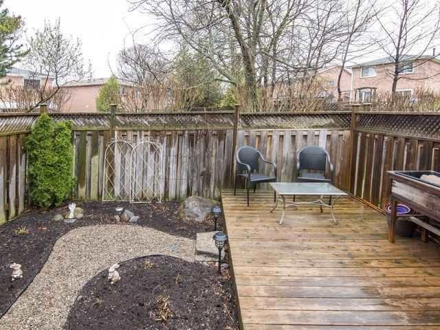 98 Rushmore Cres, House attached with 3 bedrooms, 2 bathrooms and 3 parking in Brampton ON | Image 24