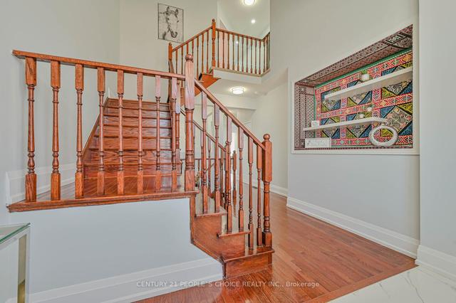 14 Lillian Cres, House detached with 4 bedrooms, 5 bathrooms and 7 parking in Brampton ON | Image 36