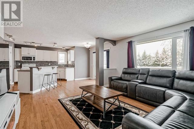 71 Wentworth Circle Sw, House detached with 4 bedrooms, 3 bathrooms and 4 parking in Calgary AB | Image 9