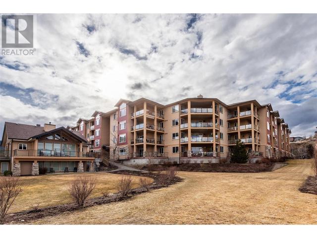 313 - 2532 Shoreline Drive, Condo with 2 bedrooms, 2 bathrooms and 1 parking in Lake Country BC | Image 1