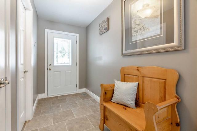 18 Juniper Cres, House detached with 3 bedrooms, 3 bathrooms and 14 parking in Kawartha Lakes ON | Image 6
